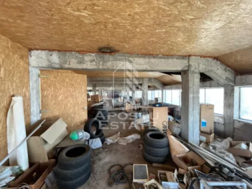 Hala 1094 mp construiti, 1200 mp teren Sacalaz.