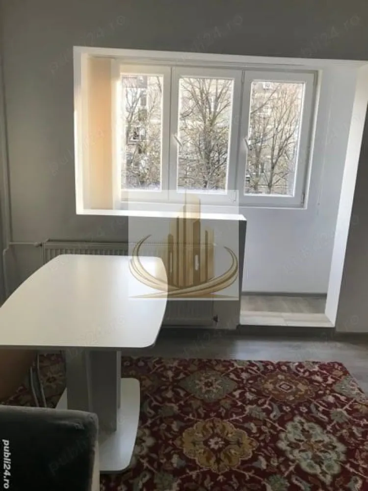 Apartament cu 1 cameră, complet mobilat și utilat – Calea Lipovei - Grand Mobilis Imobiliare va ofera spre vanzare
Apartament cu 1 cameră, decomandat, complet mobilat și utilat – Calea Lipovei

Ofer spre vânzare apartament cu 1 cameră, situat în zona Calea Lipovei, la etajul 2 din 4, cu o suprafață utilă de 30 mp.

Apartamentul este format din cameră, bucătărie, baie și hol, fiind bine compartimentat și eficient organizat. Locuința este luminoasă, îngrijită și se vinde complet mobilată și utilată, fiind gata pentru mutare imediată.

Avantaje:
✔ Etaj intermediar (2/4)
✔ Complet mobilat și utilat
✔ Compartimentare practică
✔ Zonă liniștită și apreciată
✔ Aproape de sensul giratoriu din Calea Lipovei
✔ Acces rapid la mijloace de transport, magazine și școli
✔ Ideal pentru locuit sau investiție

Poziționarea excelentă și facilitățile din apropiere fac din această proprietate o alegere foarte bună pentru cei care își doresc confort și acces facil către principalele puncte de interes ale orașului.

Preț: 65.000 Euro

Pentru mai multe informații și programarea unei vizionări, vă rog să mă contactați.

ID INTERN: CP3155729