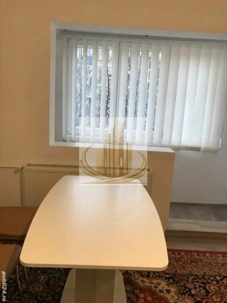 Apartament cu 1 cameră, complet mobilat și utilat – Calea Lipovei - Grand Mobilis Imobiliare va ofera spre vanzare
Apartament cu 1 cameră, decomandat, complet mobilat și utilat – Calea Lipovei

Ofer spre vânzare apartament cu 1 cameră, situat în zona Calea Lipovei, la etajul 2 din 4, cu o suprafață utilă de 30 mp.

Apartamentul este format din cameră, bucătărie, baie și hol, fiind bine compartimentat și eficient organizat. Locuința este luminoasă, îngrijită și se vinde complet mobilată și utilată, fiind gata pentru mutare imediată.

Avantaje:
✔ Etaj intermediar (2/4)
✔ Complet mobilat și utilat
✔ Compartimentare practică
✔ Zonă liniștită și apreciată
✔ Aproape de sensul giratoriu din Calea Lipovei
✔ Acces rapid la mijloace de transport, magazine și școli
✔ Ideal pentru locuit sau investiție

Poziționarea excelentă și facilitățile din apropiere fac din această proprietate o alegere foarte bună pentru cei care își doresc confort și acces facil către principalele puncte de interes ale orașului.

Preț: 65.000 Euro

Pentru mai multe informații și programarea unei vizionări, vă rog să mă contactați.

ID INTERN: CP3155729