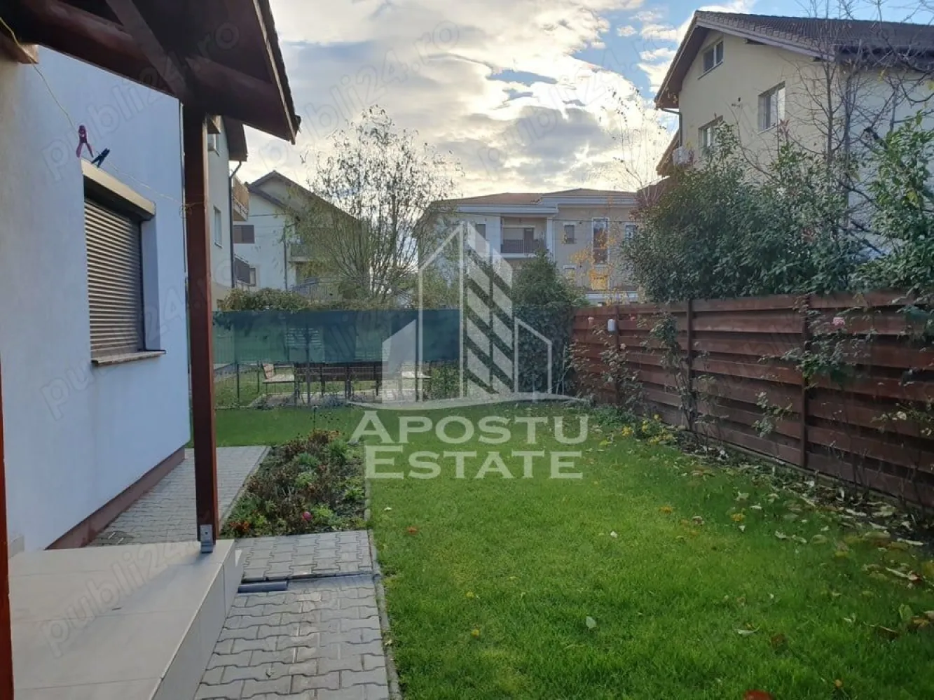 Apartament cu 3 camere de inchiriat, 2 locuri de parcare, Dumbravita