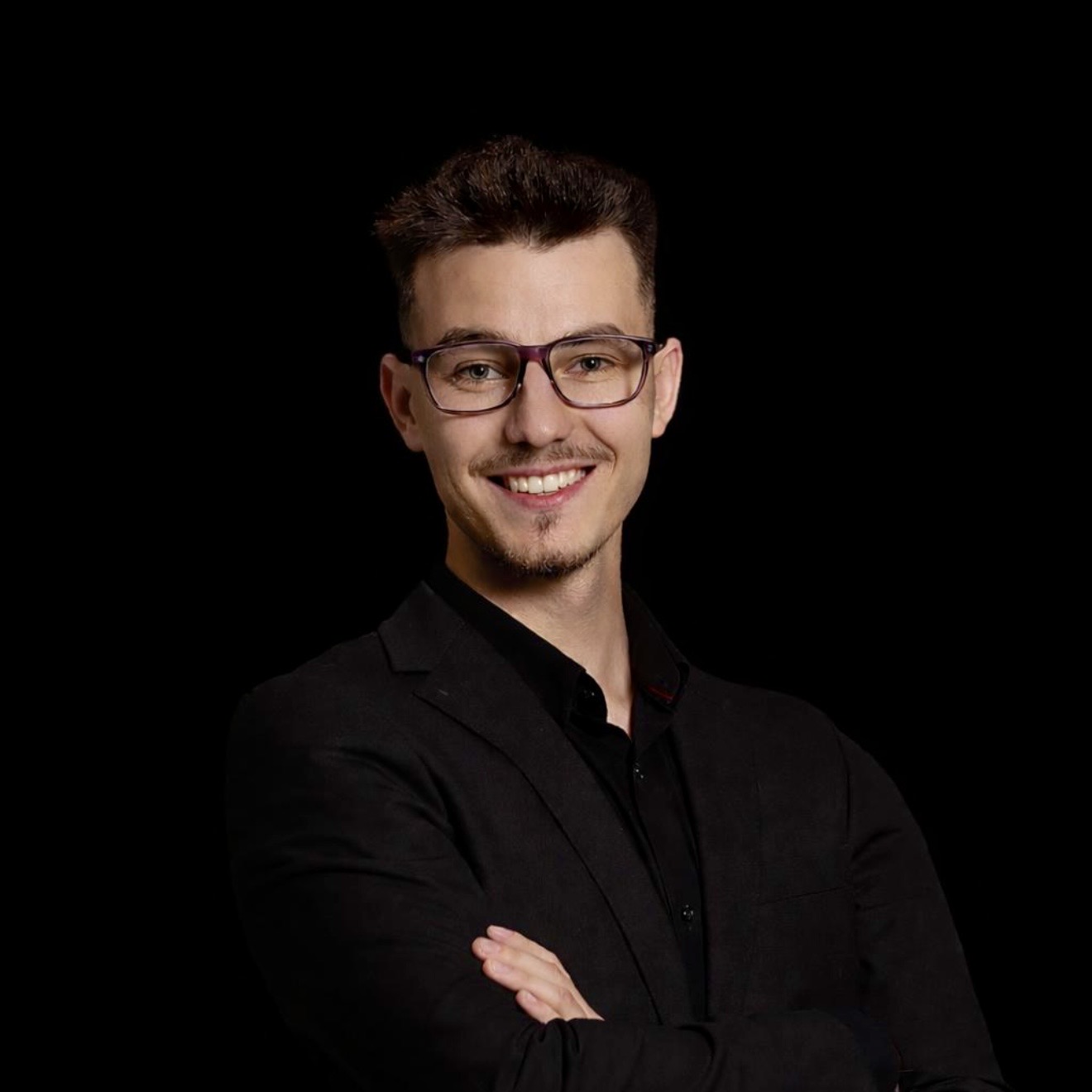 Agent Lorin Huluta