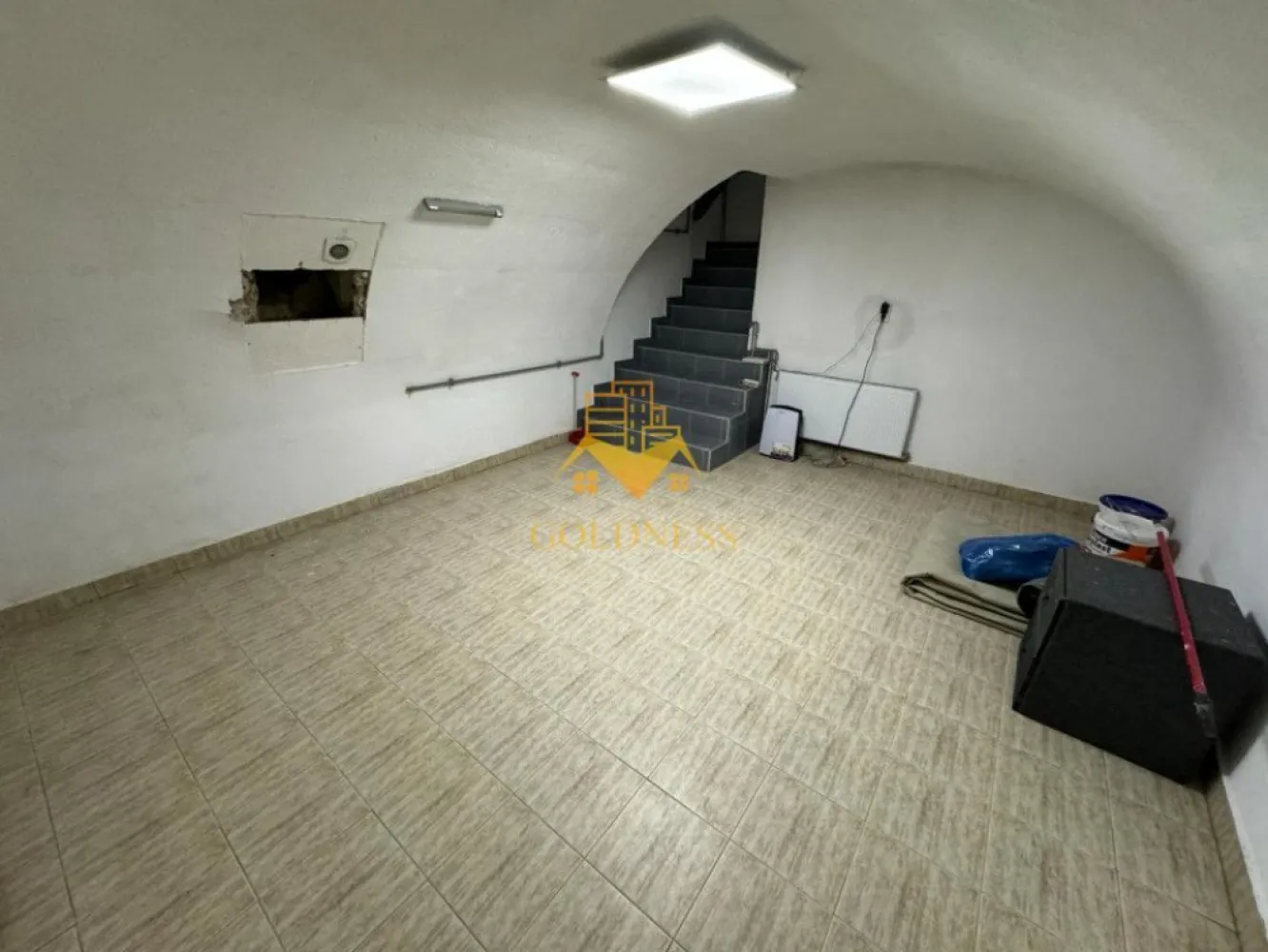 Spatiu pentru depozitare, Centru, Zona Motilor,Piezisa, USAMV,Platinia - Goldness Imobiliare va propune spre inchiriere spatiu pentru depozitare cu suprafata utila de 28 mp la Demisol intr-o cladire de P+1+M.

Dacă sunteți interesați de acest spațiu și doriți să îl vizionați, dar și pentru alte oferte, nu ezitați să ne contactați telefonic sau prin e-mail. Vă stăm la dispoziție!

Pentru intermediere se percepe un comision de 50% din prețul chiriei!