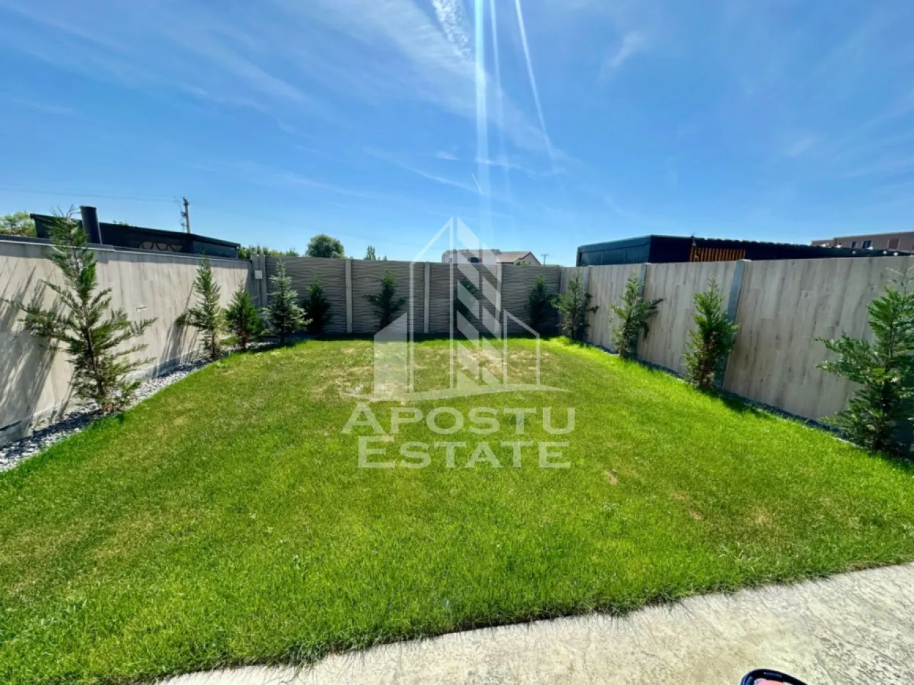 Duplex premium cu 5 camere in Braytim, la asfalt