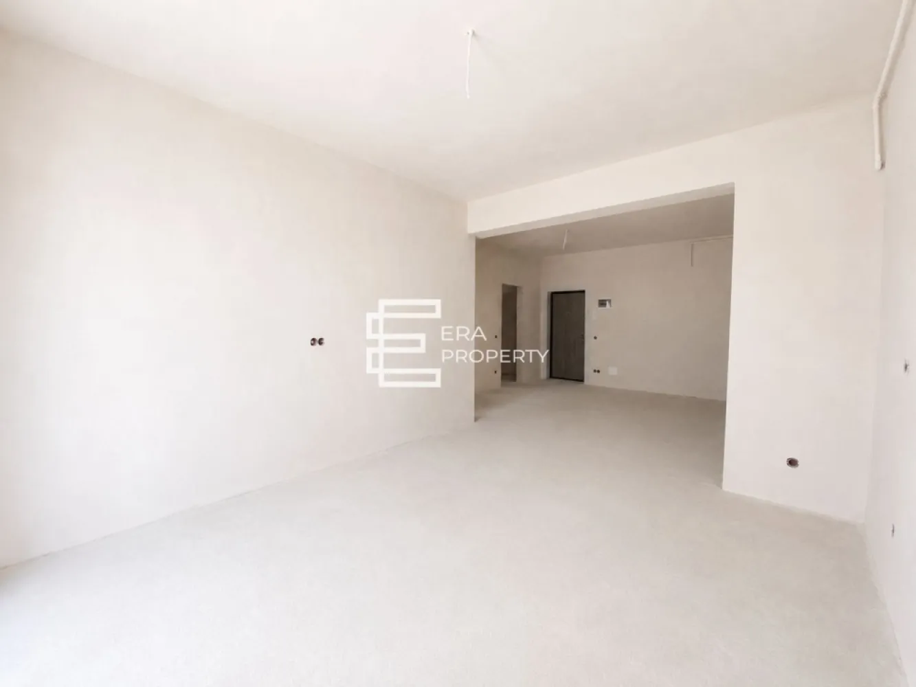 Apartament 2 camere-54 mp - boxa - Selimbar zona Brana - Apartament 2 camere-54 mp - boxa - Selimbar zona Brana

Descoperă confortul unui cămin modern într-un bloc nou, cu regim de înălțime P+3E, dotat cu lift! Acest apartament de 2 camere, situat la parter, are o suprafață utilă de 54 mp și se remarcă prin compartimentarea practică.
 Compartimentare eficienta: living spațios cu bucătărie open space, dormitor luminos, baie, balcon cu acces din bucatarie si dormitor.
* Loc de parcare inclus în preț

Apartamentul se predă la stadiul semifinisat:
*Pereți tencuiți și gletuiți, pregătiți pentru vopsea/lavabilă
*Ușa intrare și ferestre montate 3 foi de sticla , 5 camere.
*Instalații electrice si sanitare trase pe poziție .
*Centrală, incalzire in pardoseala.
*Șapă elicopterizata.
* Contoare de utilități (apă, gaz, curent)

Ideal pentru:
familii tinere care își doresc confort și intimitate
persoane care caută o locuință modernă, bine compartimentată
achiziție atât pentru locuit, cât și pentru investiție

Modalități de plată acceptate: cash / credit bancar.

Preț: 110.000 € tva inclus
📞 Contactează-ne pentru vizionare: 0772 298 572
