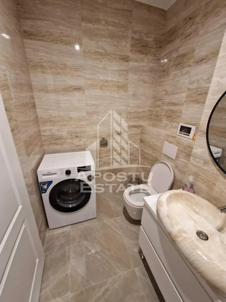 Apartament 2 camere de inchiriat , Campeador City, Torontalului-Timiș - Agentia imobiliara APOSTU ESTATE va propune spre inchiriere un apartament cu 2 camere, spatios si luminos, situat in zona Torontalului , o zona linistita si bine pozitionata din Timisoara, potrivit pentru cupluri,familii, sau studenti care isi doresc o locuinta unde sa se simta confortabil si cu acces facil catre scoli, statii de autobuz, supermarketuri , magazine de zona, parcuri.

Suprafata utila: 53 mp
Compartimentare eficienta:
-Hol de acces generos
-Bucatarie complet mobilata si utilata, cu loc de luat masa
-Living luminos si spatios
-Dormitor mobilat si utilat
-Baie prevazuta cu cada
-Balcon deschis 
Confort si facilitati:
-Incalzirea apartamentului: centrala proprie cu încălzire in pardoseala 
-Apartamentul este complet mobilat si utilat
-Loc de parcare inclus in pret 
Localizare:
-Timis,Timisoara, zona Torontalului- Campeador City – acces facil spre magazine, supermarketul Lidl, scoli, parcuri si mijloace de transport in comun
Ideal pentru:
-Familii
-Cupluri
-Studenti
Pret chirie lunara: 450 euro 
Programeaza o vizionare pentru a-ti putea imagina viitorul aici!
ID intern: CP3155551