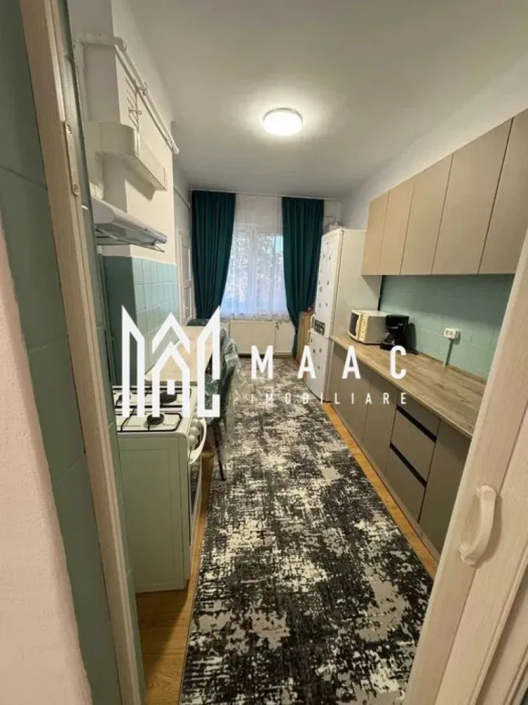 Apartament 1 camera | Etaj 1 | Decomandat | Ultracentral - MAAC Imobiliare vă propune spre închiriere un apartament cu o cameră, decomandat, situat la etajul unei case din zona centrală, ce are curte comuna cu alti 4 proprietari.

Locuinta cuprinde: hol de acces, cameră spațioasă, bucătărie, baie cu geam.
Designul modern si ambientul placut imprima locatiei o energie pozitiva si un aer calm, intim.

Se inchiriaza pentru o perioada de minim 12 luni.
Se percepe garanție in cuantumul unei chirii lunare.
Acceptă un animal de companie-de talie mica.
Disponibil imediat.

În imediata apropiere se află centre comerciale, instituții de învățământ, bancare, mijloace de transport în comun.

Pentru mai multe detalii, precizați telefonic că ați văzut anunțul cu ID: CP2240397.