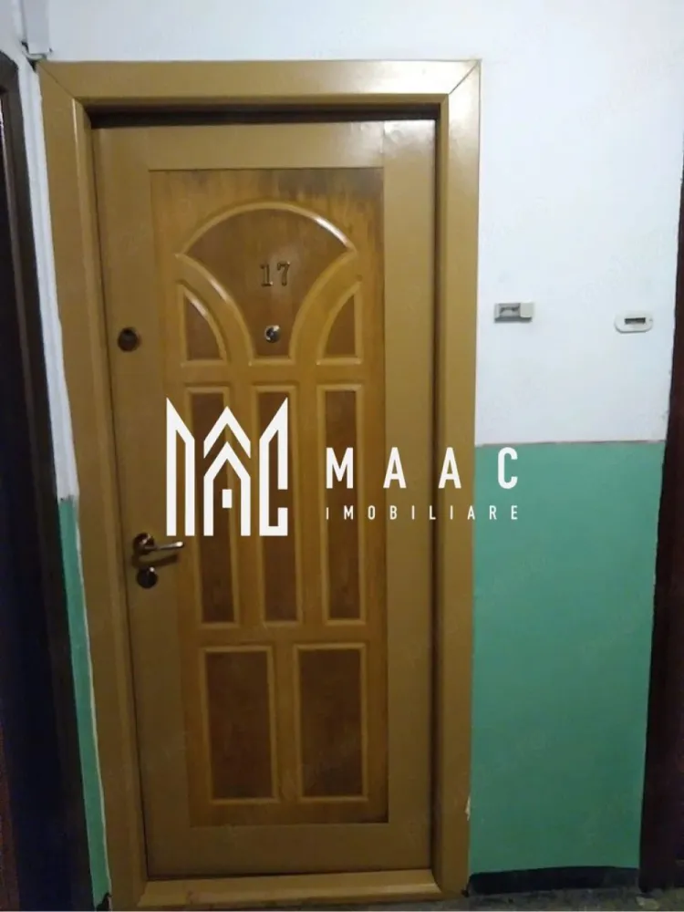 Garsoniera | Etaj 2 | 30 mp | Nord | - MAAC Imobiliare vă propune spre vânzare o garsonieră cochetă, situată pe Aleea Cocorilor, vizavi de Hanul Haiducilor, într-o zonă liniștită și bine conectată din Râmnicu Vâlcea. Proprietatea este amenajată și utilată, fiind ideală atât pentru locuit, cât și pentru investiție.
Caracteristici:
Garsonieră confortabilă
Suprafață: 30 mp
Situată la etajul 2 din 4
Amplasată pe Aleea Cocorilor
Locuință întreținută și în stare bună
Ideală pentru locuit sau închiriere
Compartimentare:
Cameră principală luminoasă
Bucătărie
Baie
Hol de acces
Dotări:
Complet amenajată
Utilată și pregătită pentru utilizare
Se prezintă în condiții bune de întreținere
Spații eficient organizate
Avantaje:
Poziționare excelentă, vizavi de Hanul Haiducilor
Etaj intermediar, ideal pentru confort și accesibilitate
Zonă liniștită, cu acces rapid către magazine, mijloace de transport și alte puncte de interes
Ideală pentru o persoană singură, un cuplu sau ca investiție pentru închiriere
Mutare fără investiții majore, locuința fiind deja amenajată și utilată
Această proprietate reprezintă o oportunitate excelentă pentru cei care caută o garsonieră practică, bine amplasată și pregătită pentru mutare imediată.
Pentru mai multe informații și programarea unei vizionări, echipa MAAC Imobiliare vă stă la dispoziție.ID 3155295