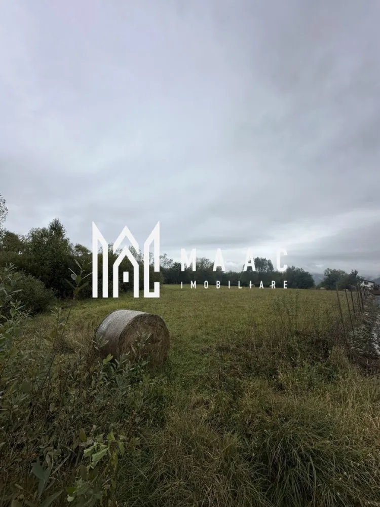 Teren intravilan 5.017 mp in Cisnadie, Sibiu - MAAC Imobiliare vă propune spre vânzare un teren intravilan cu suprafața de 5.017 mp, situat în Cisnădie, județul Sibiu, într-o zonă cu potențial ridicat de dezvoltare și acces facil către principalele puncte de interes din localitate.

Proprietatea reprezintă o oportunitate excelentă atât pentru investiție, cât și pentru dezvoltarea unui proiect rezidențial, beneficiind de o suprafață generoasă și de utilități disponibile în apropiere.

Caracteristici teren:

* suprafață: 5.017 mp
* teren intravilan
* ideal pentru dezvoltare rezidențială sau investiție
* acces facil către drumurile principale și zona urbană

Utilități:

* apă în apropiere
* curent electric în apropiere
* gaz în apropiere

Avantaje:

* suprafață generoasă
* amplasare într-o zonă în continuă dezvoltare
* acces rapid către Sibiu și împrejurimi
* oportunitate pentru investiții pe termen lung
* posibilități multiple de valorificare a terenului

Localizare:

* Cisnădie, județul Sibiu
* zonă cu acces facil către orașul Sibiu
* apropiere de zone rezidențiale și infrastructură urbană

Pentru mai multe informații sau pentru programarea unei vizionări, vă rugăm să ne contactați specificând ID:CP2819240