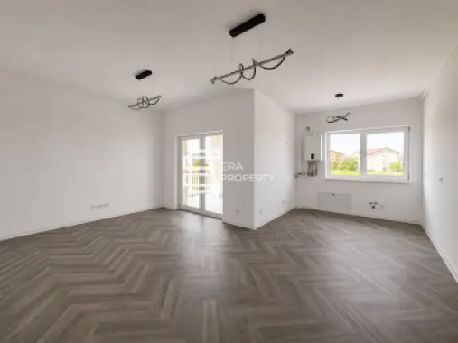 Apartament 3 camere -71 mp- ETAJ 1 - la cheie -boxa - intabulat-Selimbar