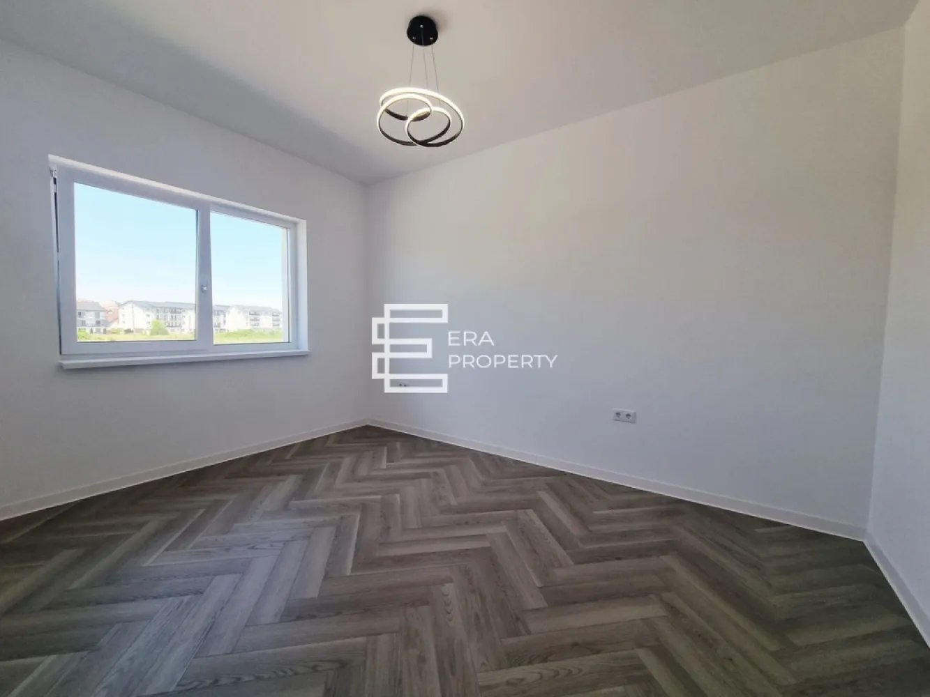 Apartament 3 camere -71 mp- ETAJ 1 - la cheie -boxa - intabulat-Selimbar