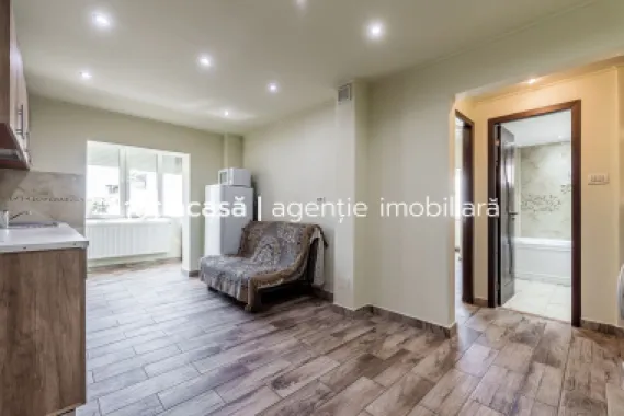 Ap 2 camere decomandat, renovat, 2 balcoane. Cartier Alfa Arad