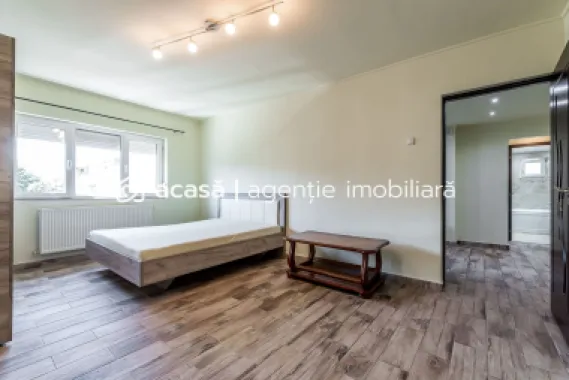 Ap 2 camere decomandat, renovat, 2 balcoane. Cartier Alfa Arad