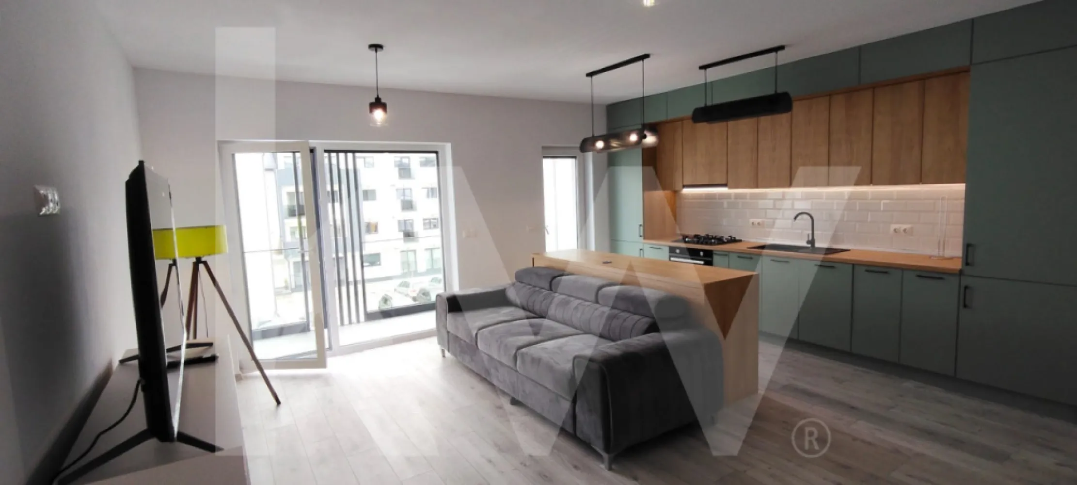 APARTAMENT PREMIUM DE INCHIRIAT in Selimbar - Apartament de închiriat – Șelimbăr, lângă Mall
Vă propunem spre închiriere un apartament modern cu 3 camere, situat într-o zonă foarte căutată din Șelimbăr, în imediata apropiere de Mall și de principalele puncte de interes.
Locuința este complet mobilată și pregătită pentru mutare, oferind un ambient confortabil, practic și bine organizat.
Apartamentul dispune de 2 dormitoare, living luminos, balcon generos de 11 mp, loc de parcare inclus și rulouri electrice, pentru un plus de intimitate și confort.
Poziționarea excelentă îl face ideal pentru cei care își doresc acces rapid către magazine, restaurante, mijloace de transport și oraș, fără să renunțe la liniștea unei locuințe bine alese.
Un apartament elegant, gata să devină „acasă”.
Pentru detalii și vizionare, mă puteți contacta cu încredere.