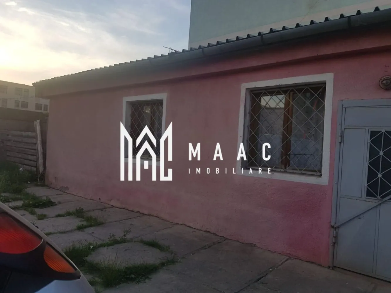 Spatiu comercial I 58 mp I zona Ipas - MAAC Imobiliare vă propune spre închiriere un spațiu comercial de 58 mp – pe strada Otelarilor zona Ipas. Spațiu comercial dispune de doua intrari direct din stradă. Spațiul este compartimentat astfel: o încăpere o magazie un grup sanitar Este ideal pentru desfășurarea activităților de servicii, precum: Magazin alimentar sau alte activitati dupa placul chiriasilor. Avantaje ale locației: Zonă liniștită, cu trafic pietonal constant Stații de autobuz pe aceeași stradă Apropiere de parcuri, farmacii, magazine și alte puncte de interes Acces facil și vizibilitate bună Chirie: 350 € / lună Garanție: echivalentul unei chirii. Pentru mai multe detalii sau pentru a programa o vizionare, te rugăm să ne contactezi specificând ID:CP2896187. }}