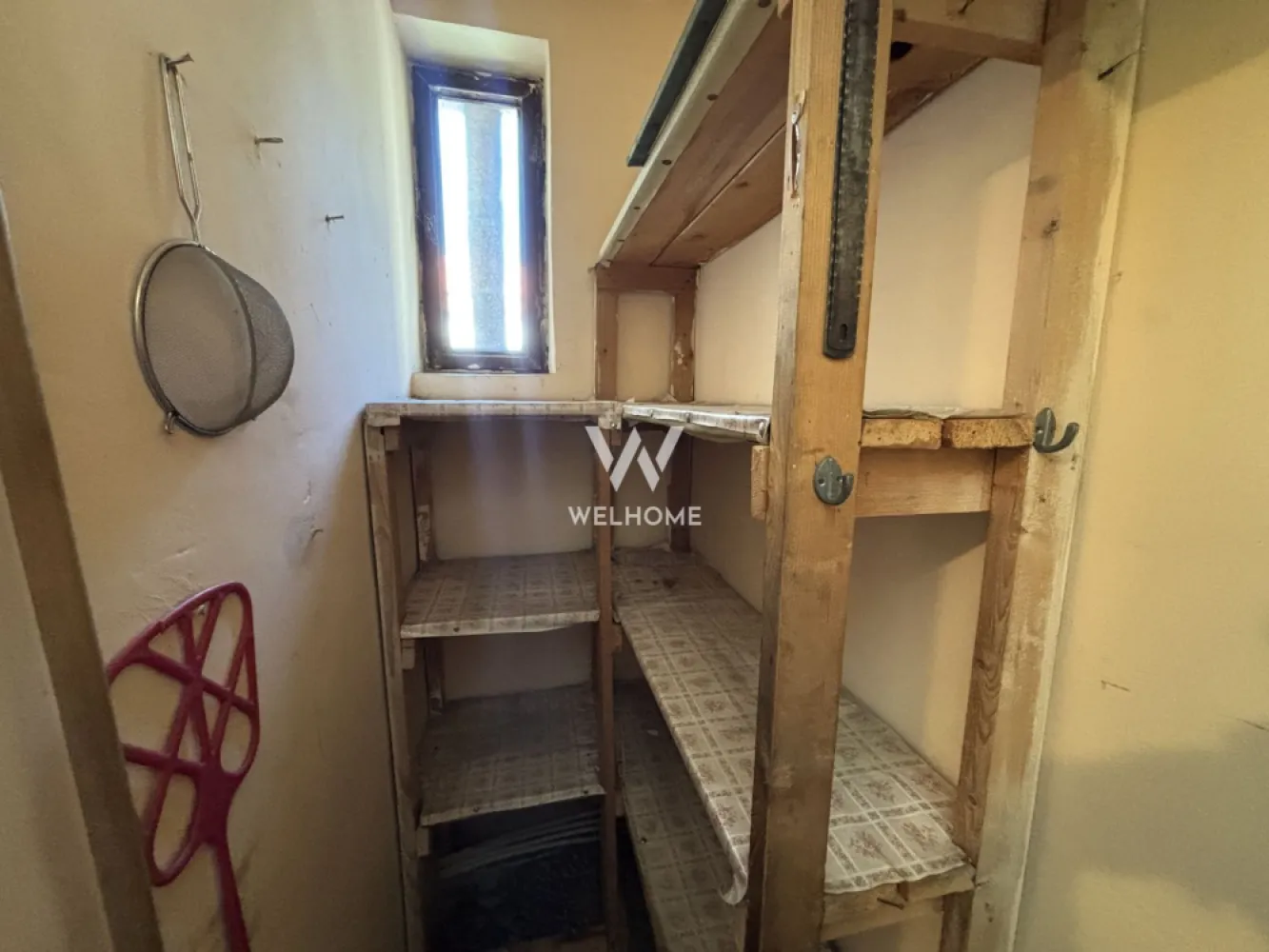 Apartament 2 camere DECOMANDAT - Etaj 1 - Pivniță - zona Bd. V. Milea