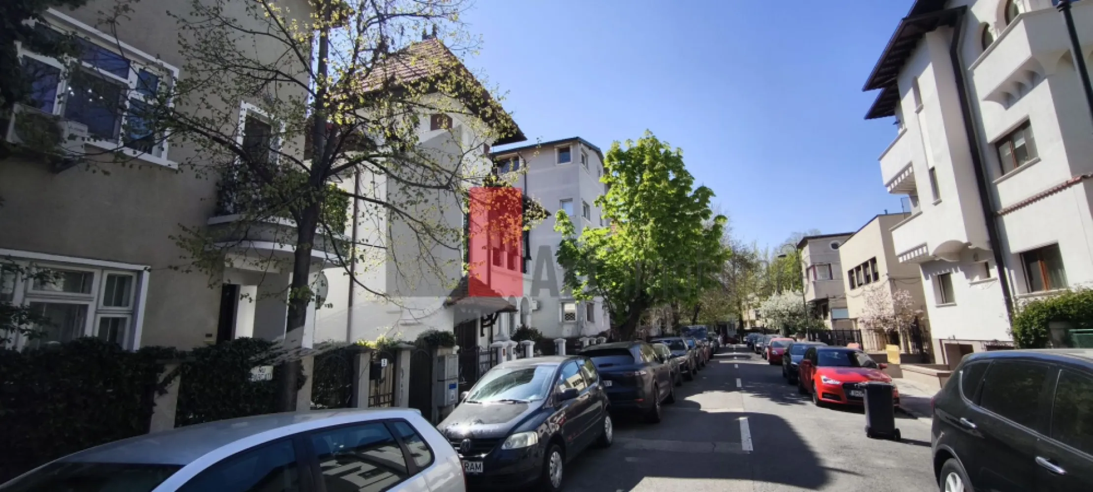 Ap 5 cam Dorobanti Beller pretabil firma - Descoperă un apartament spectaculos de 5 camere, disponibil atât pentru închiriere rezidențială, cât și pentru sediu de firmă, situat într-una dintre cele mai exclusiviste și rafinate zone ale Bucureștiului – Dorobanți, în proximitatea străzilor Radu Beller și Calea Dorobanților.

Această proprietate impresionează prin spațiile generoase și luminoase, fiind ideală pentru amenajarea unui birou elegant sau pentru un stil de viață premium. Apartamentul dispune de 5 camere ample, ce pot fi configurate cu ușurință în funcție de nevoile tale – fie că îți dorești un open-space impunător, birouri private sau camere confortabile pentru locuit.

Datorită poziționării premium și compartimentării versatile, apartamentul este perfect pentru desfășurarea activităților profesionale precum firme de avocatură, consultanță financiară, birouri notariale, companii de consultanță în afaceri, agenții imobiliare de lux, cabinete de arhitectură sau design interior, precum și pentru sedii de reprezentanță ale unor companii de prestigiu.

Bucătăria este complet utilată și mobilată, oferind toate facilitățile necesare pentru confortul zilnic, iar baia este modernă, finisată cu materiale de calitate superioară. Fiecare detaliu al apartamentului reflectă bun gust și atenție la calitate.

Situat într-o zonă verde și liniștită, imobilul oferă un echilibru perfect între intimitate și acces rapid către cele mai importante puncte de interes ale capitalei. Vecinătatea este una selectă, caracterizată prin clădiri elegante, restaurante exclusiviste și o atmosferă sofisticată.

Acest apartament reprezintă alegerea ideală pentru cei care își doresc un spațiu reprezentativ, fie pentru locuit, fie pentru dezvoltarea unui business într-un cadru premium, care inspiră profesionalism și lux.