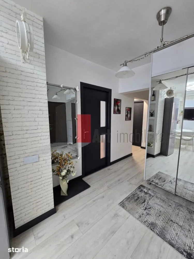 Vindem apartament cu 3 camere, Crângasi - Apartamentul este situat la 2 min de parcul Crângasi, la 5 min de statia de metrou si tramvai 41, Auchan, Lidl, piata Crângasi, Penny la 10 min.Promenada și Lacul Morii, 5 min dist 
.Apartamentul se afla la et 4/4, 3 camere, decomandat, 2 băi(una cu cabina de dus si cealalta cu cada), 2 balcoane.
Bucataria este open space cu holul nu cu livingul.
Se vinde mobilat cu mobila pe comandă si utilat cum se vede in poze.
Nu sunt probleme cu terasa(infiltrații).Peretii sunt placati cu rigips, in plus,cei exteriori si cu polistiren.Instalatii sanitare si electrice schimbate.
Prețul este de 159900 euro (negociabil)