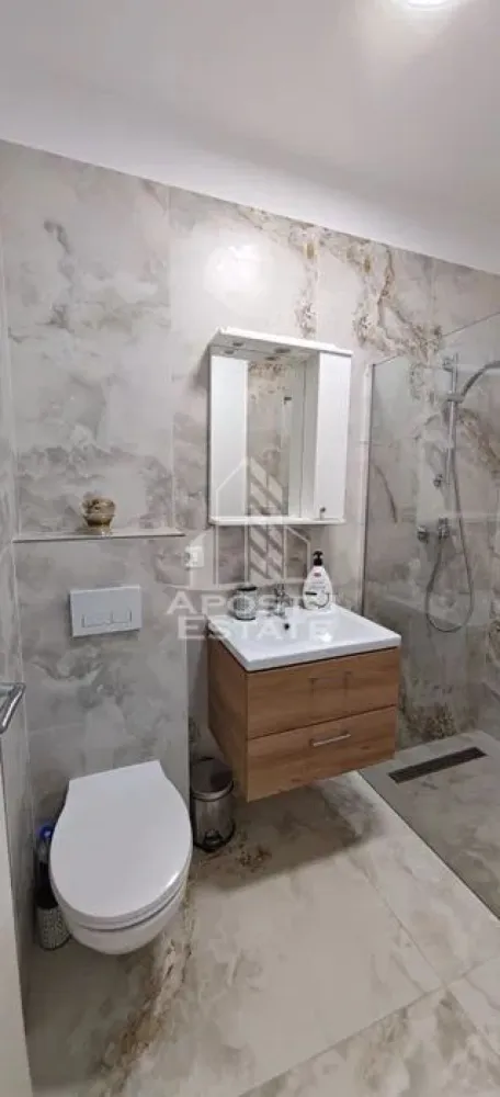 Apartament cu 3 camere, de inchiriat zona Dumbravita