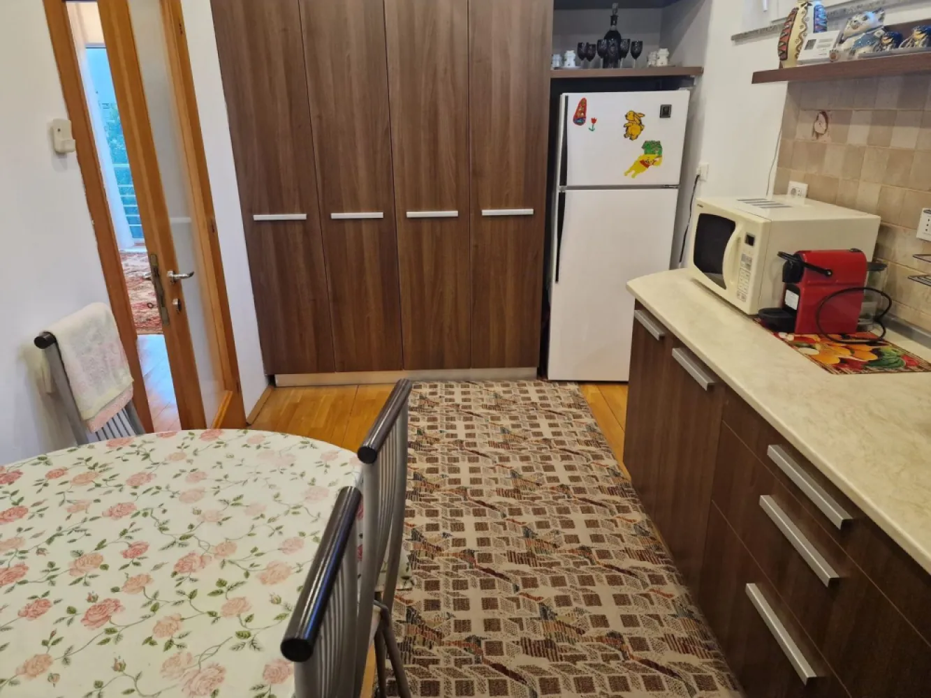 Ag BRASADAS închiriază ap 2 cam 86mp Etaj 2/3 zona ROMANA.