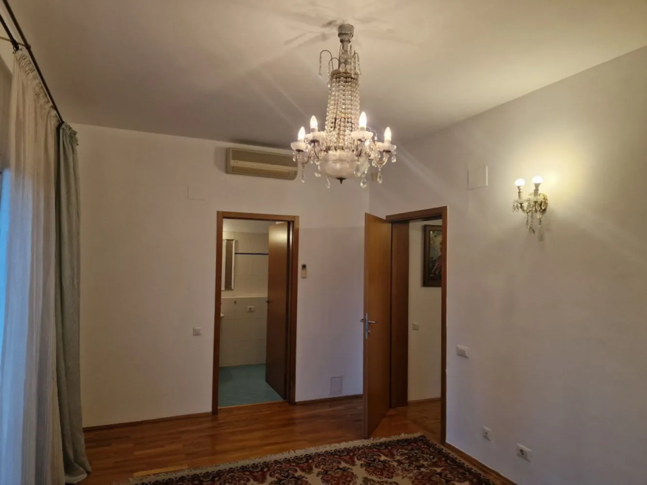 Ag BRASADAS închiriază ap 2 cam 86mp Etaj 2/3 zona ROMANA.