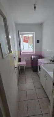 Garsoniera cu birou si balcon de vanzare in Campina