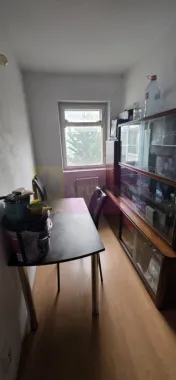 Garsoniera cu birou si balcon de vanzare in Campina