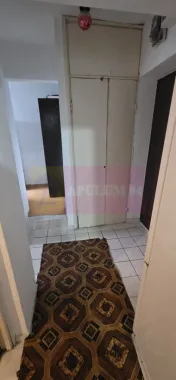 Garsoniera cu birou si balcon de vanzare in Campina
