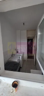 Garsoniera cu birou si balcon de vanzare in Campina