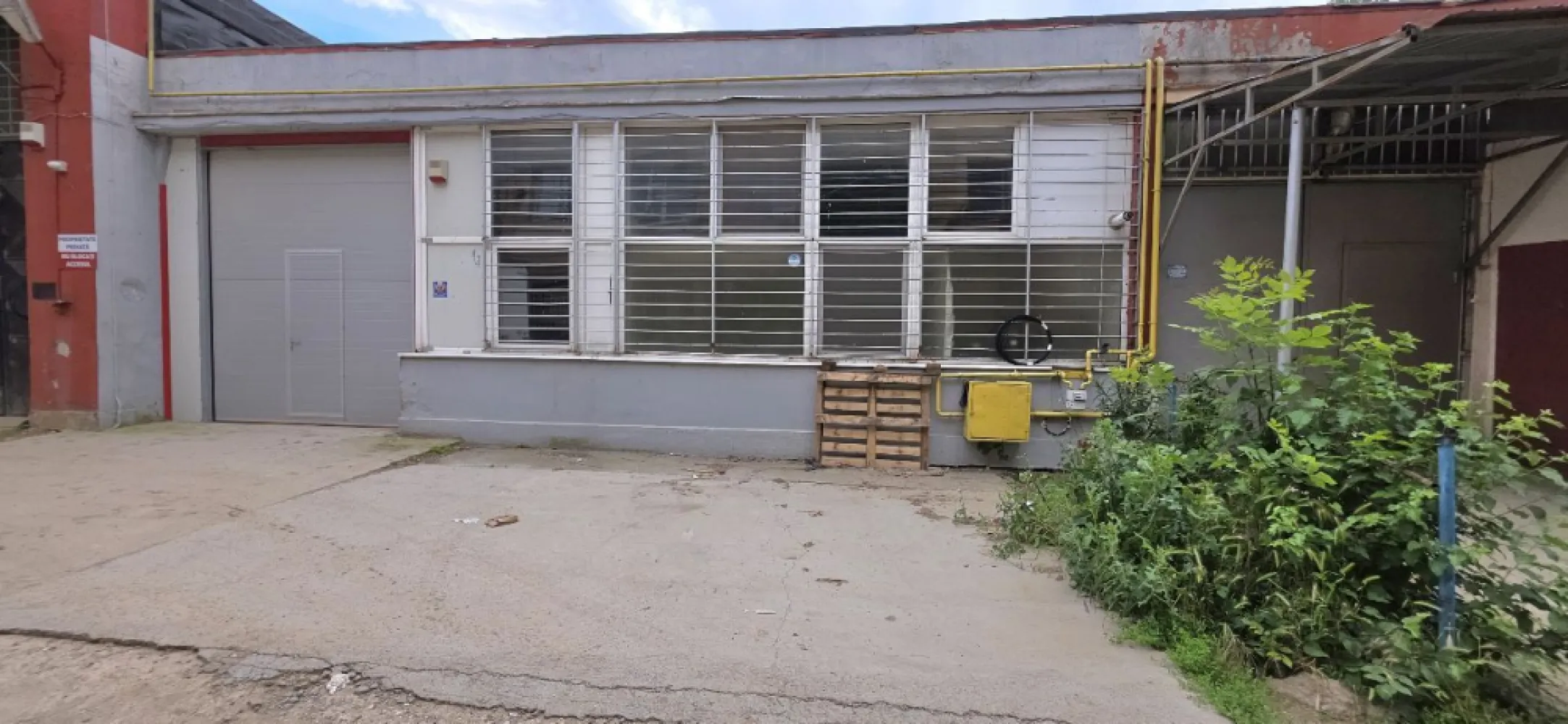 Depozit 240 mp de închiriat Drumul Între Tarlale |acces TIR birou