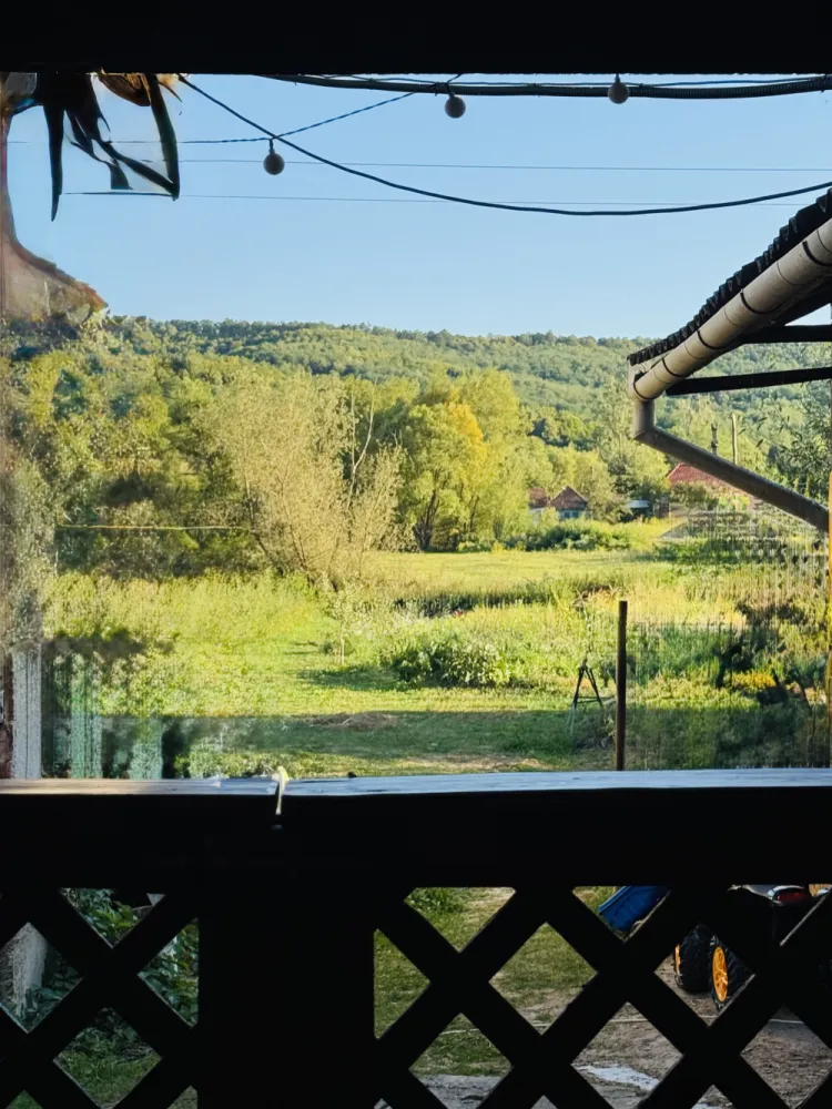 Casa de vanzare la 10 Km de Zalau, complet utilată.