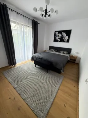 Casa 4 camere,2bai, 700 mp teren,mobilată si utilată