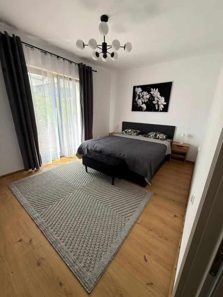 Casa 4 camere,2bai, 700 mp teren,mobilată si utilată
