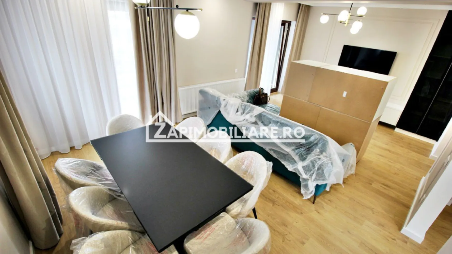 Casa Lux 4 camere, 3 băi, 112mp, 282 mp teren, 0% comision - Contact 0774048706 Bogdan
De vânzare casă tip Duplex cu pereti dubli, singur în curte 4 camere , 3 băi,situată în Corunca, suprafața utilă de 112 mp amplasată pe un teren cu suprafața de 282 mp, 
Compartimentare:
- la parter: 1 living, 1 bucătărie, 1 baie, 1 debara, 1 terasă acoperită,1 hol,1 camară
- la etaj: 3 dormitoare, 2 băi, 1 balcon.

Detalii:
- centrală termică, calorifere, geamuri tripan
- fundația casei are o adâncime de 1 m, pereții sunt din cărămidă de 30 cm, acoperișul de țiglă, izolată cu polistiren de 10 cm.
- anul construcției 2022 
- casa se vinde mobilată si utilată
Utilitați:
- curent, apă, gaz, canalizare
- gazon,sistem de irigatie 
Casa se vinde la cheie , mobilată și utilată la prețul de 249.000 Euro negociabil. Comision ZERO!
Contact 0774048706 Bogdan
Daca vă place această ofertă sau pentru alte informații sunați la numărul de contact din anunț! 
Compania Zap Imobiliare vă pune la dispoziție toate actele și documentele necesare alături de asistență și consiliere permanentă până la finalizarea achiziției imobiliare. 
Ne dorim să îți oferim cea mai plăcută experiență, îndeplinim vise cu pereți!