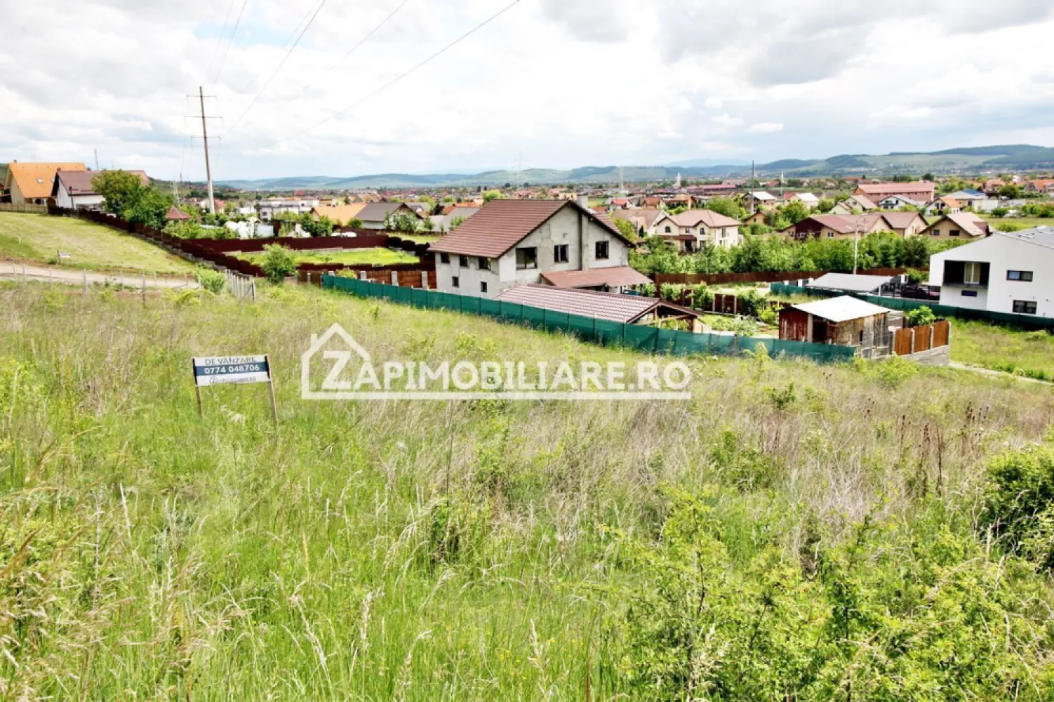 Teren 1.300 mp. 58 euro mp. zona Unirii Târgu Mureș - De vânzare 1.373mp. teren intravilan în Unirii Târgu Mureș Preț. 58 euro mp. Zonă foarte frumoasă, ideal pentru Casă, Dacă vă place această ofertă - sau pentru alte informații sunați la numărul de contact din anunț! tel. 0774048706.Bogdan
Compania Zap Imobiliare vă pune la dispoziție toate informațiile, actele și documentele necesare alături de asistență și consiliere permanentă până la finalizarea achiziției imobiliare. Ne dorim să îți oferim cea mai plăcută experiență.