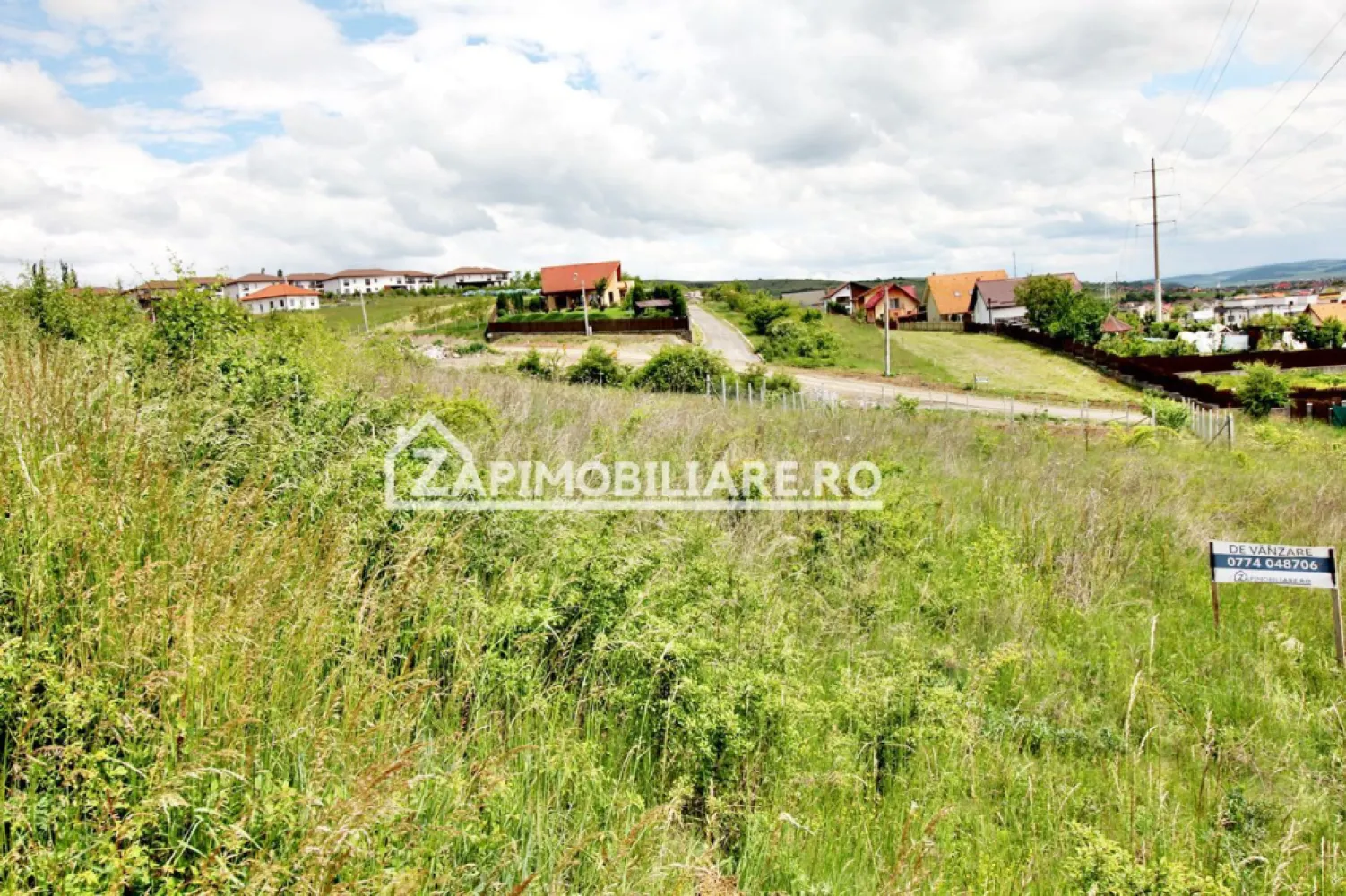 Teren 1.300 mp. 58 euro mp. zona Unirii Târgu Mureș - De vânzare 1.373mp. teren intravilan în Unirii Târgu Mureș Preț. 58 euro mp. Zonă foarte frumoasă, ideal pentru Casă, Dacă vă place această ofertă - sau pentru alte informații sunați la numărul de contact din anunț! tel. 0774048706.Bogdan
Compania Zap Imobiliare vă pune la dispoziție toate informațiile, actele și documentele necesare alături de asistență și consiliere permanentă până la finalizarea achiziției imobiliare. Ne dorim să îți oferim cea mai plăcută experiență.