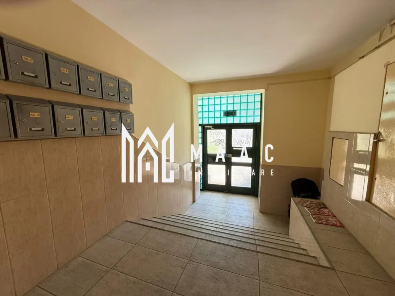 Apartament 3 camere | Etaj 1 | 2 bai | Balcon | C. Dumbravii
