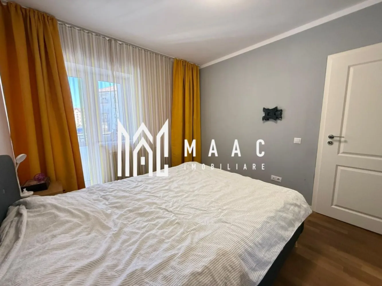 Apartament 3 camere | Etaj 1 | 2 bai | Balcon | C. Dumbravii