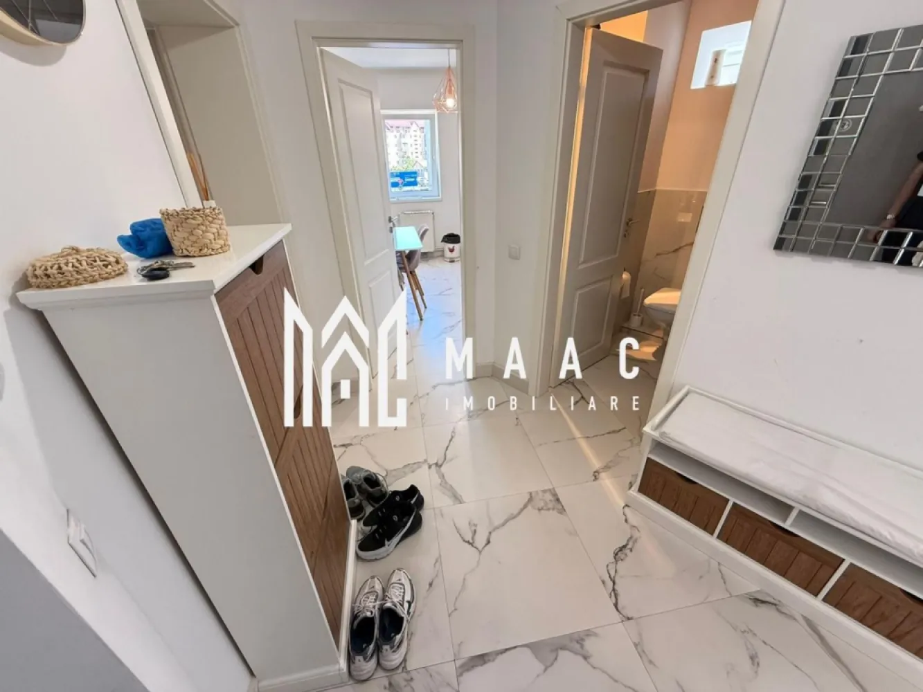 Apartament 3 camere | Etaj 1 | 2 bai | Balcon | C. Dumbravii
