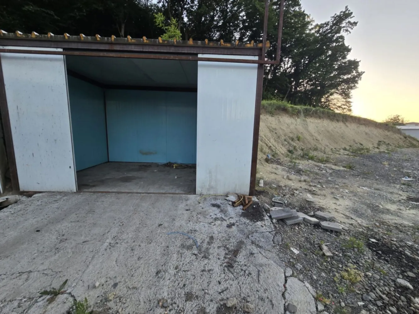 Teren 2500 mp cu deschidere de 65 m la E 60 - De închiriat 2500 mp.teren intravilan in Corunca cu deschidere de 65 m la E 60
Contact 0774048706 Bogdan
Terenul de 2500 mp.se inchiriază la prețul de 480 euro
negociabil Comisionul este 50% din prima chirie
Contact 0774048706 Bogdan
Dacă vă place această ofertă - sau pentru alte informații sunați la numărul de contact din anunț! 0774048706 Bogdan
Compania Zap Imobiliare vă pune la dispoziție toate informațiile, actele și documentele necesare alături de asistență și consiliere permanentă până la finalizarea achiziției imobiliare.