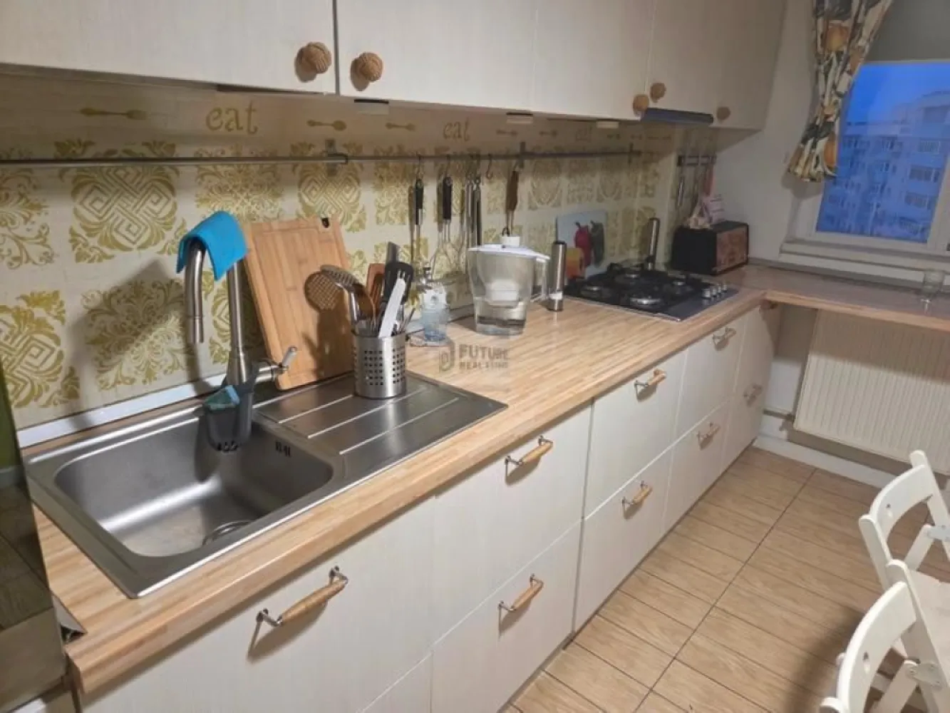 Apartament 3 camere si loc de parcare, statia de metrou Aparatorii Patriei