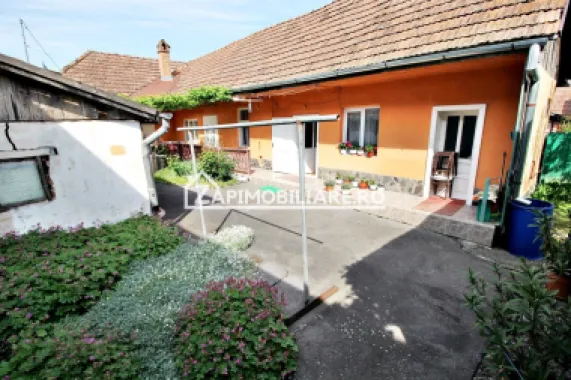 Casa 3 camere,102 mp, 1330 mp teren, 0% comision