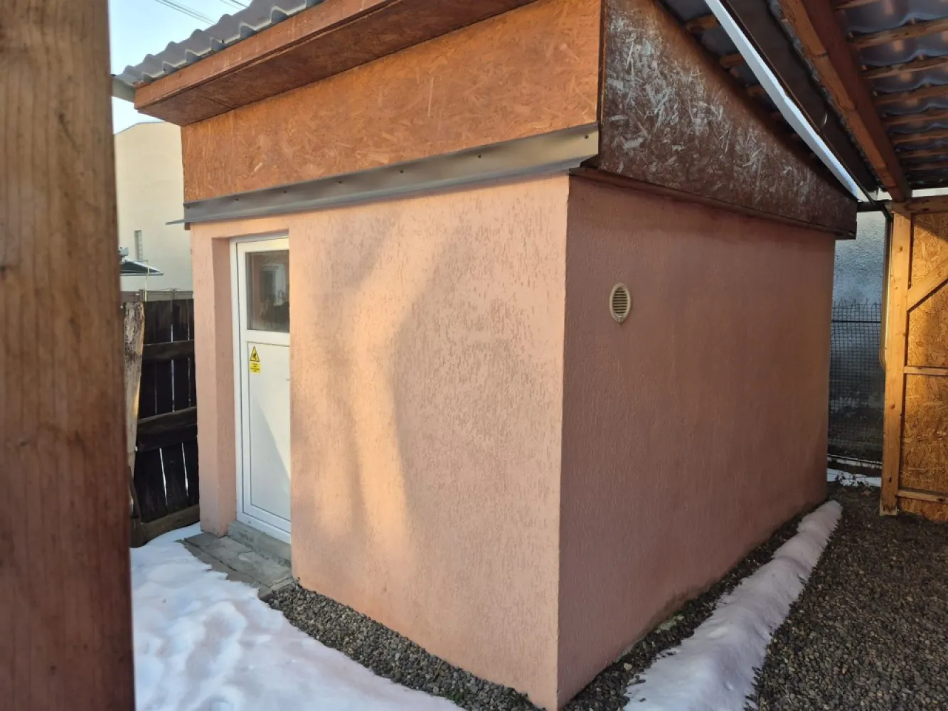 Casa 2 camere, 50mp,483 mp teren,0% comision - Contact 0774048706 Bogdan
De vânzare casă, veche cu proiect constructie noua 100 mp. singur în curte, 1 cameră ,1 bucatarie complet utilată , 1 baie,1garaj+ copertine auto,1 magazie, situată în Cristesti, suprafața utilă de 50 mp amplasată pe un teren cu suprafața de 483 mp,

Utilitați:
- curent, apă, gaz, canalizare

Casa se vinde la prețul de 69.000 Euro negociabil. Comision ZERO!
Contact 0774048706 Bogdan
Daca vă place această ofertă sau pentru alte informații sunați la numărul de contact din anunț! 
Compania Zap Imobiliare vă pune la dispoziție toate actele și documentele necesare alături de asistență și consiliere permanentă până la finalizarea achiziției imobiliare. 
Ne dorim să îți oferim cea mai plăcută experiență, îndeplinim vise cu pereți!