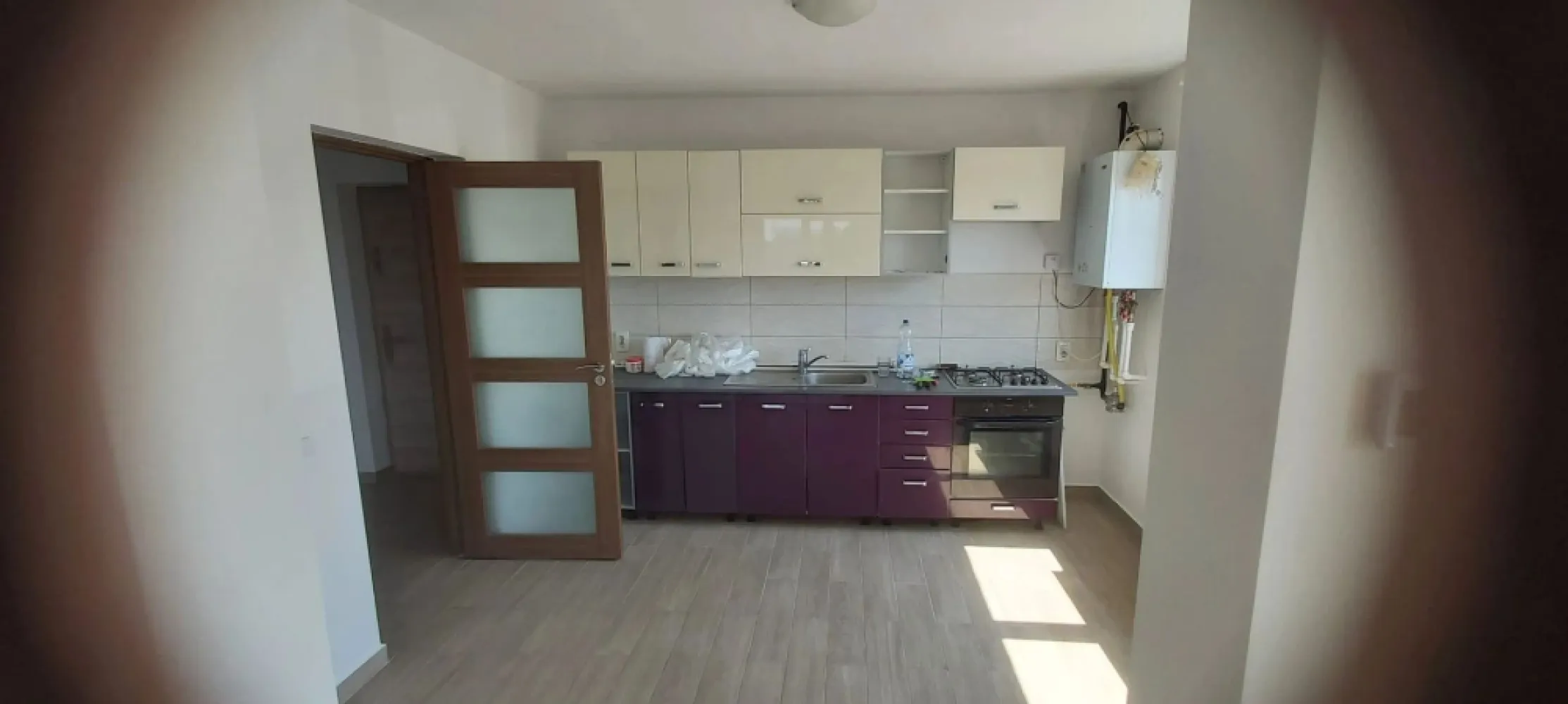 Apartament 2 camere 60 mp + terasa 10 mp - Bloc Nou - ID proprietate: CP3112561
Contact ⓪⑦②⑥ ②②③ ⑧⑧⑥ Sebastian
De închiriat apartament 2 camere decomandat confort 1 sporit , situat în Sancraiul de Mures,, suprafață utilă de 60 mp, situat la parter din 2 oferit de Zap Imobiliare.
Detalii: 
- 1 living, 1 dormitor, 1 bucătărie, 1 baie, 1 hol
- centrală termică, calorifere, geamuri termopan, ușă metalică.
- mobilier bucaatarie living si dormitor
PRet 330 euro + garantie
Comisionul agenției perceput este de 50% din valoarea primei chirii si se plateste o singura data in momentul semnarii contractului de inchiriere.
Contact ⓪⑦②⑥ ②②③ ⑧⑧⑥ Sebastian
Acest anunț nu corespunde cerințelor tale? Sună la numărul afișat în anunț și unul dintre agenții noștri te va ajuta cu alte oferte personalizate în funcție de cerințele tale.