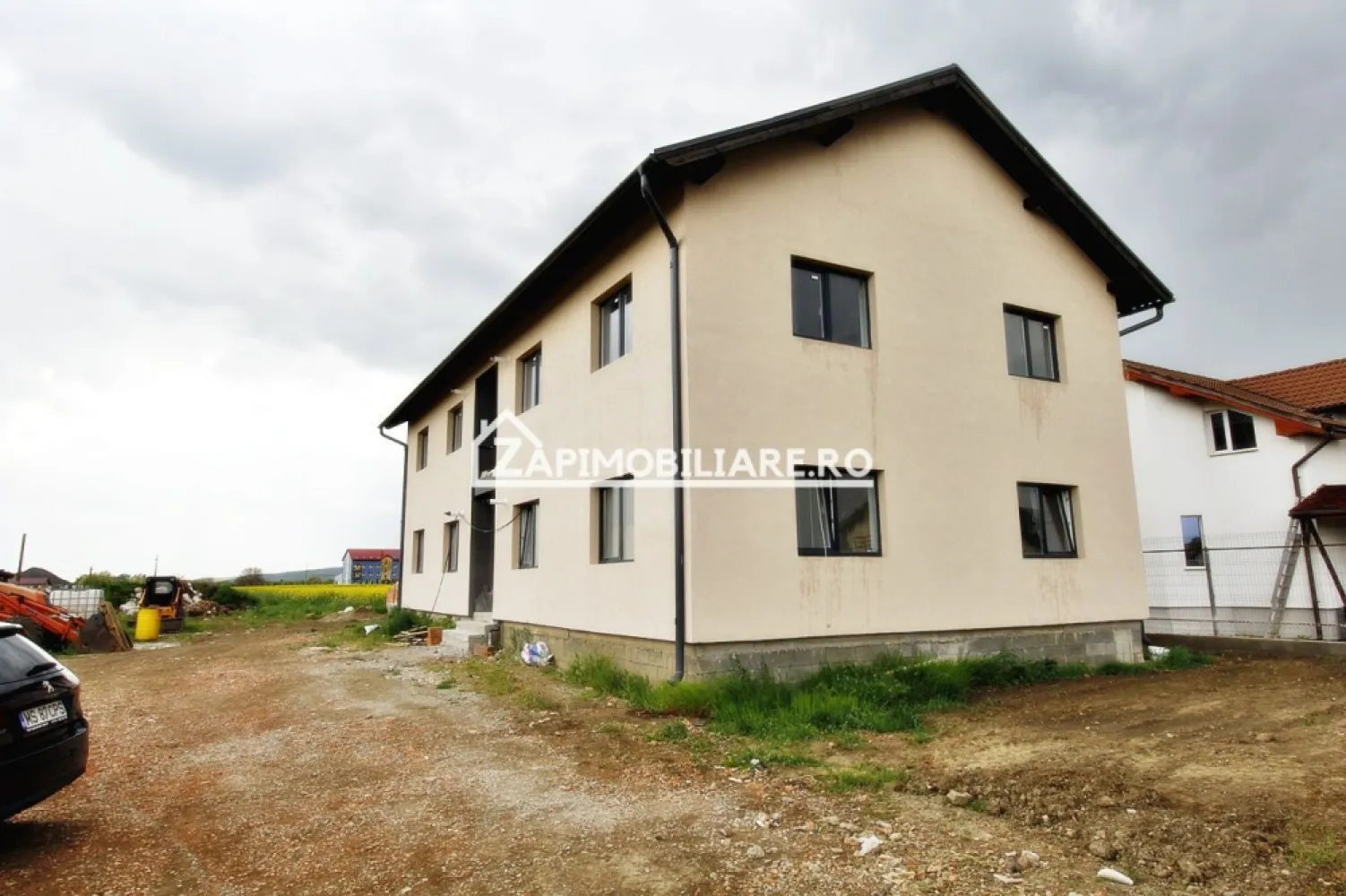 Apartament 2 camere 60 mp + terasa 10 mp - Bloc Nou - ID proprietate: CP3112561
Contact ⓪⑦②⑥ ②②③ ⑧⑧⑥ Sebastian
De închiriat apartament 2 camere decomandat confort 1 sporit , situat în Sancraiul de Mures,, suprafață utilă de 60 mp, situat la parter din 2 oferit de Zap Imobiliare.
Detalii: 
- 1 living, 1 dormitor, 1 bucătărie, 1 baie, 1 hol
- centrală termică, calorifere, geamuri termopan, ușă metalică.
- mobilier bucaatarie living si dormitor
PRet 330 euro + garantie
Comisionul agenției perceput este de 50% din valoarea primei chirii si se plateste o singura data in momentul semnarii contractului de inchiriere.
Contact ⓪⑦②⑥ ②②③ ⑧⑧⑥ Sebastian
Acest anunț nu corespunde cerințelor tale? Sună la numărul afișat în anunț și unul dintre agenții noștri te va ajuta cu alte oferte personalizate în funcție de cerințele tale.