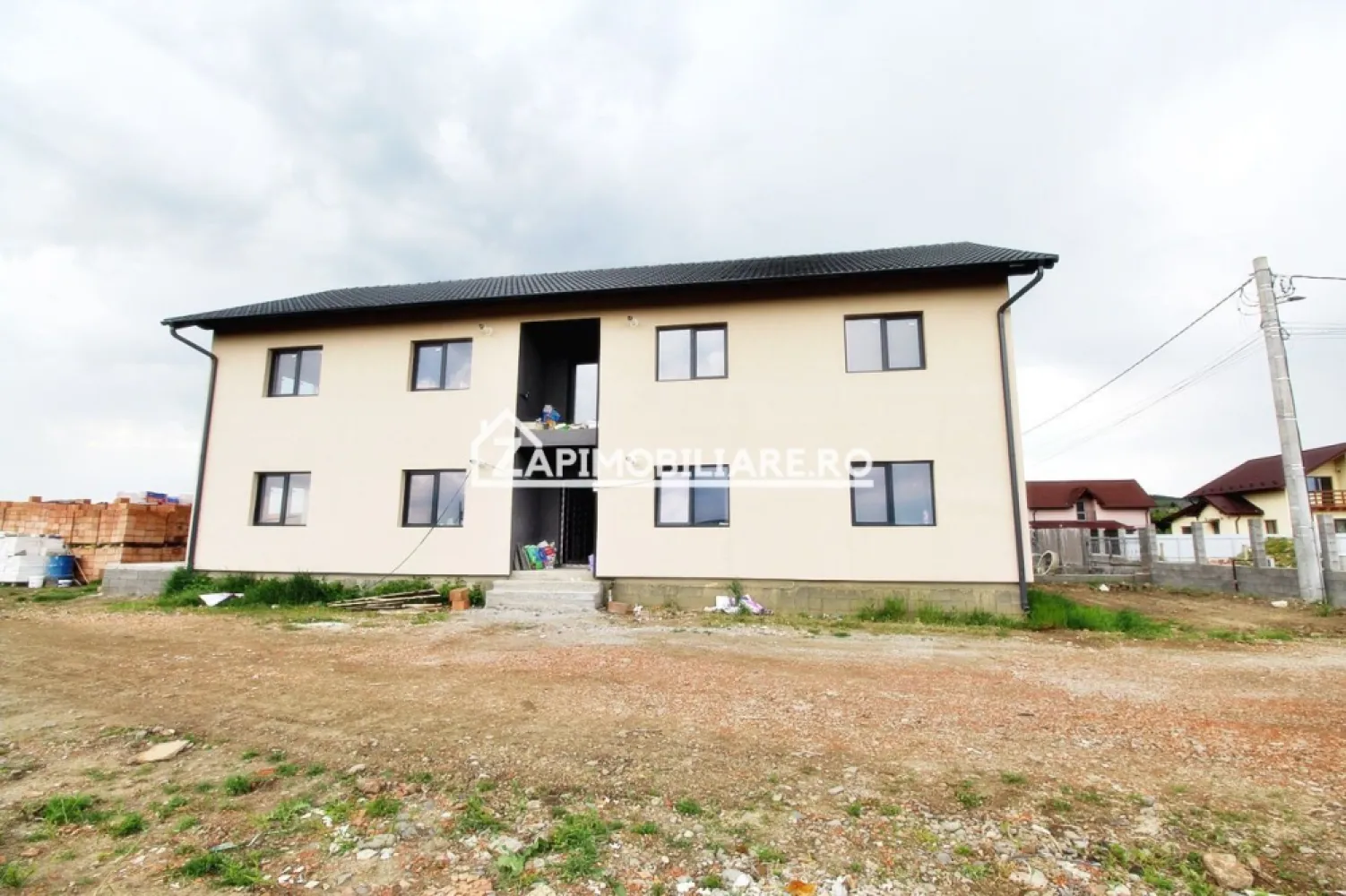 Apartament 2 camere 60 mp + terasa 10 mp - Bloc Nou