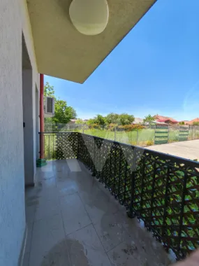Apartament 3 camere, 2băi curte 86mp, parcare privată, zona Primarie, Selimbăr