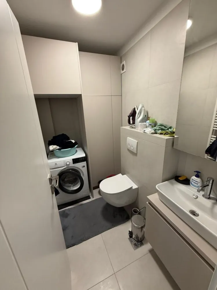 Apartament bloc NOU,4 camere,3 bai,2 terase,parcare privată
