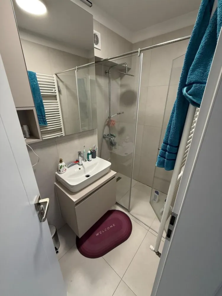 Apartament bloc NOU,4 camere,3 bai,2 terase,parcare privată