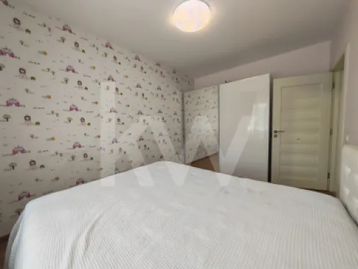 Apartament 3 camere, 2băi curte 86mp, parcare privată, zona Primarie, Selimbăr