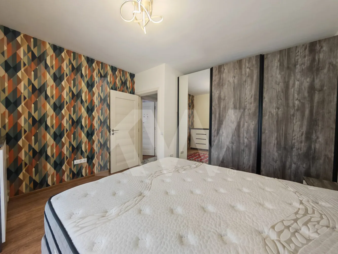 Apartament 3 camere, 2băi curte 86mp, parcare privată, zona Primarie, Selimbăr
